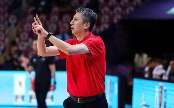 二连败后郭士强被喊下课；男篮的未来不在国内，而是在NCAA