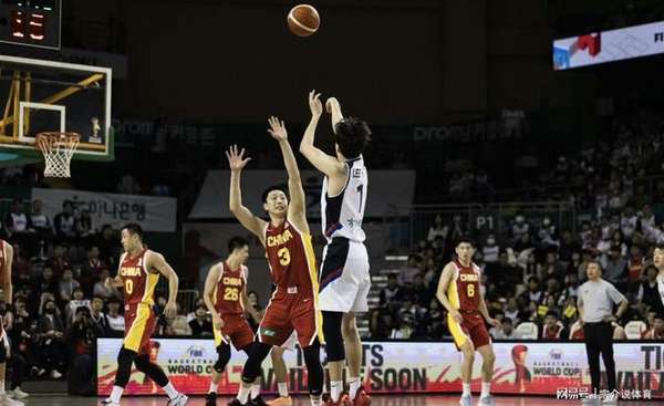 虽败犹荣，中国男篮惨败韩国却收两大喜讯，球迷终于等到了